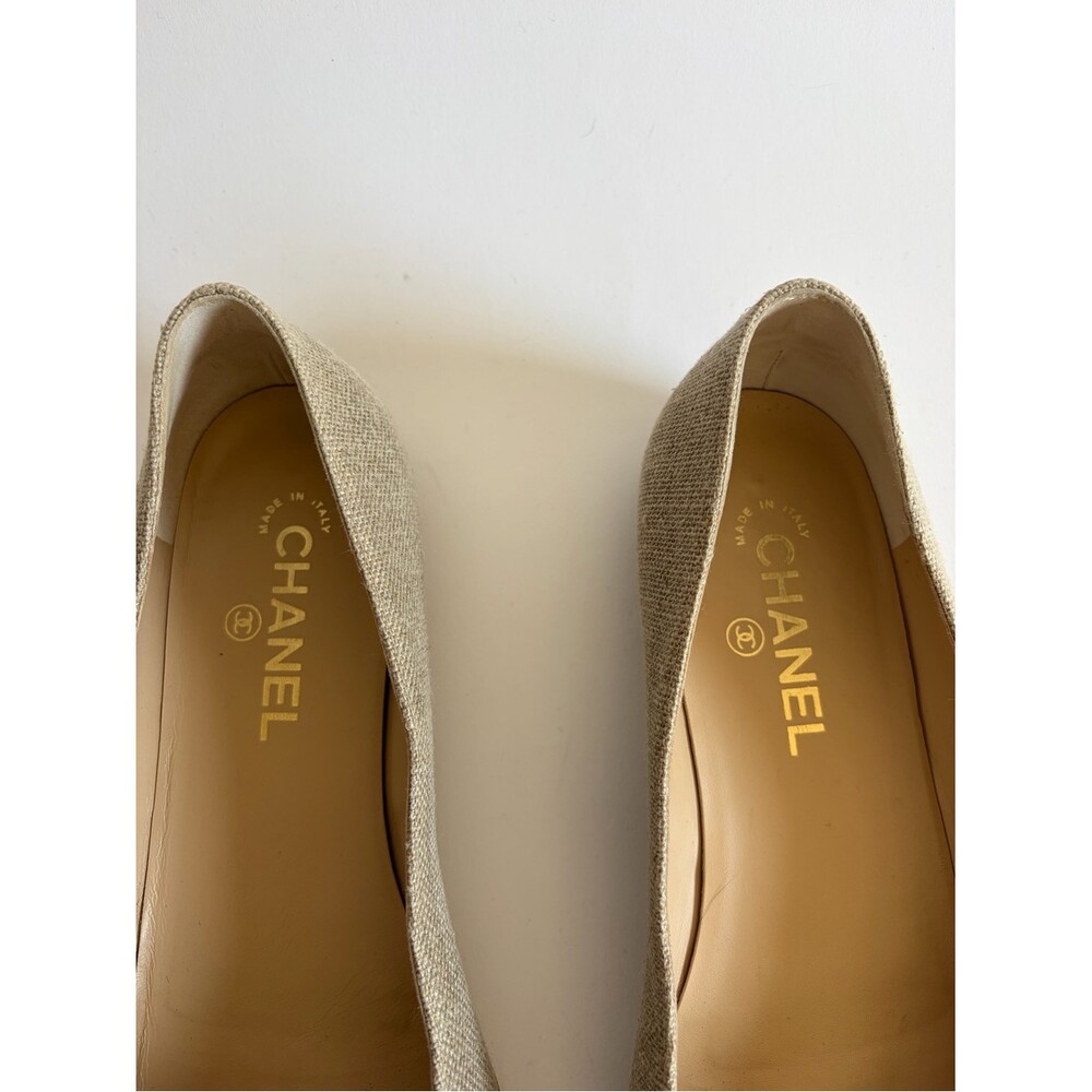 Chanel Tweed Beige and White Camellia Pointed Toe Flats - Picture 5 of 10